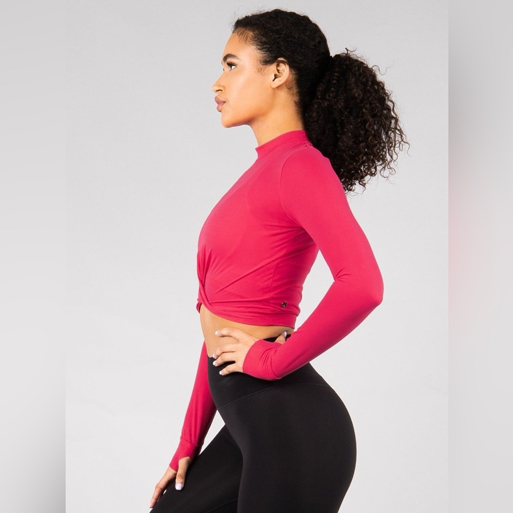 Rare BuffBunny Knotty & Nice Crop Top Raspberry Red Size Medium